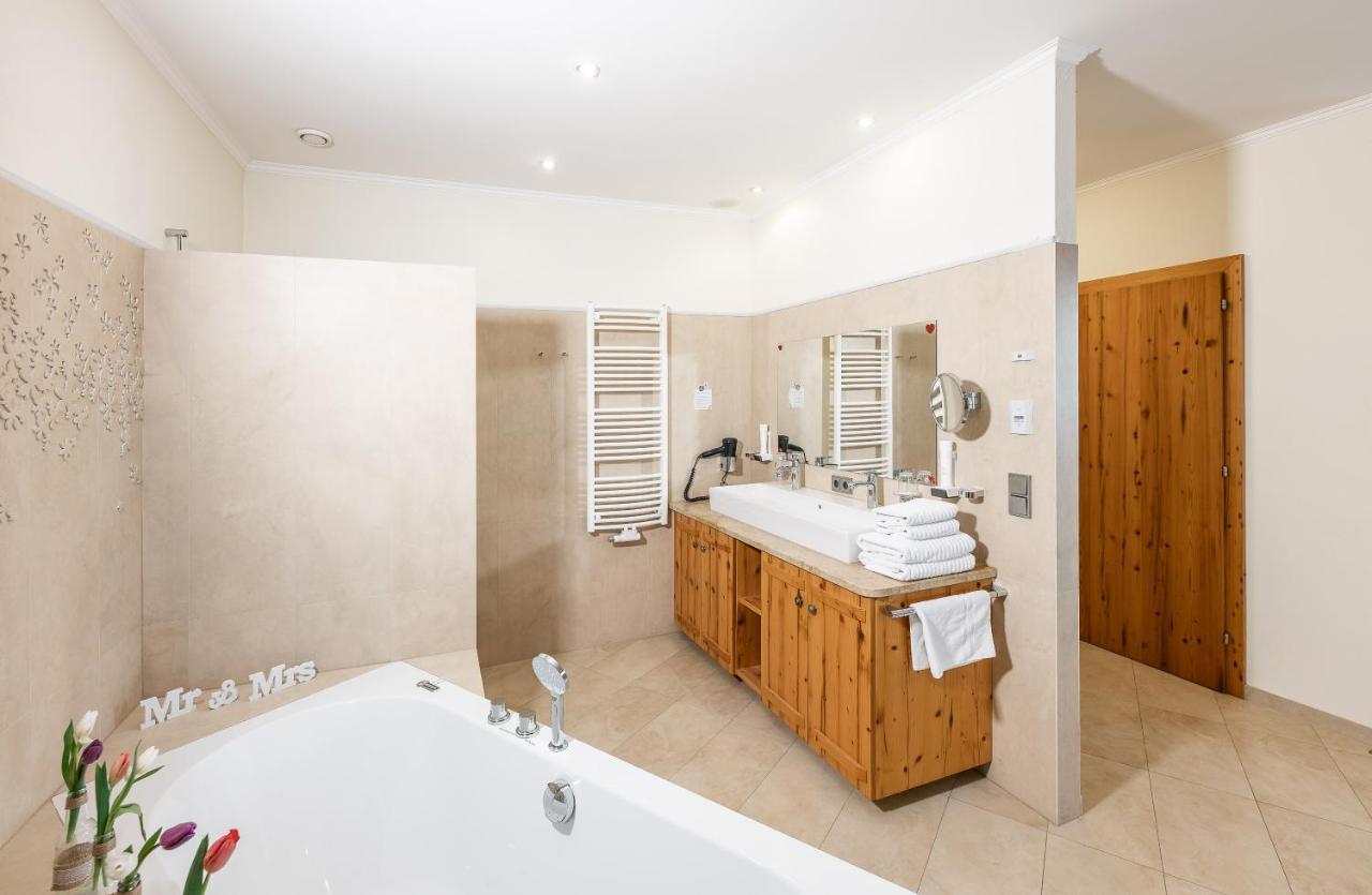 Pension Feichthub Nussbach Bagian luar foto